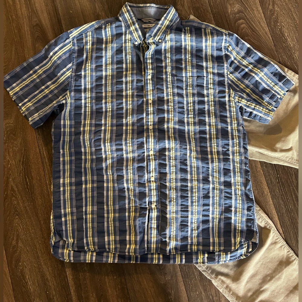 MENS. JSA  BANK BRAND TAILORED TO FIT SHIRT